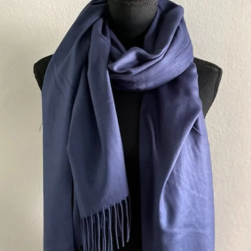 Purple Soft warm scarf   mixture of acrylic and cashmere NEW